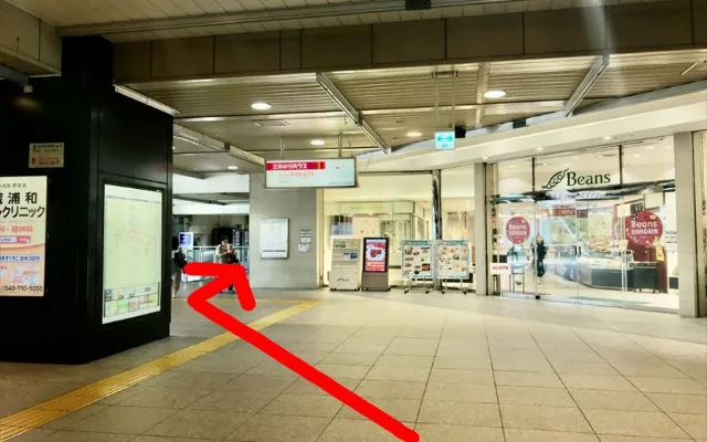 武蔵浦和駅改札を出たところの通路