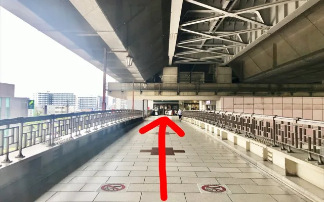 武蔵浦和マーレへ続く連絡通路